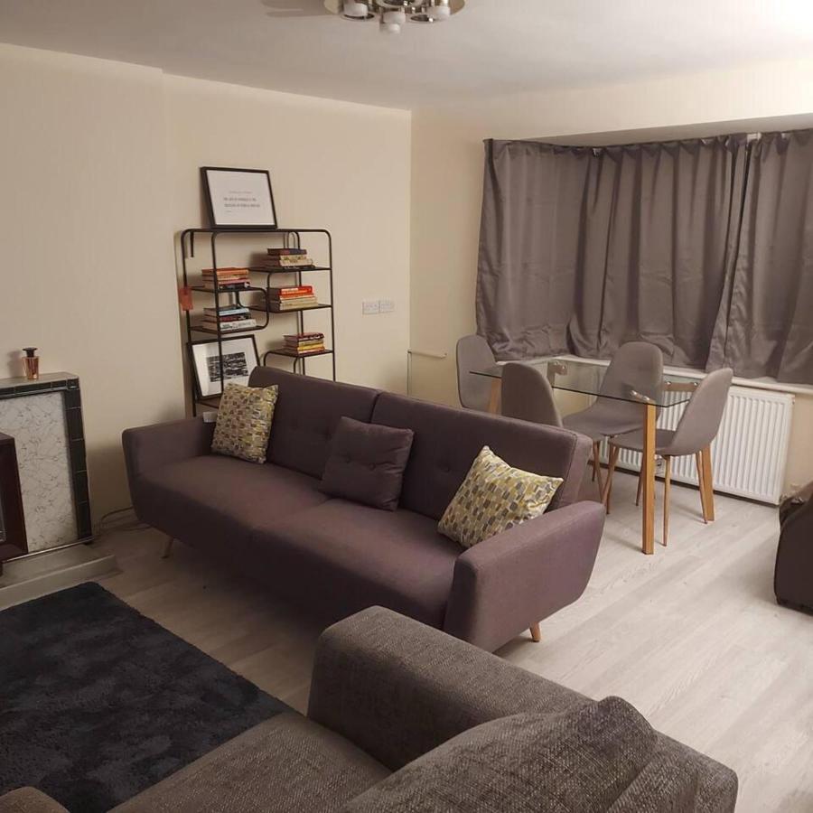Lovely & Beautiful 2 Bed-Apartment In Borehamwood Kültér fotó