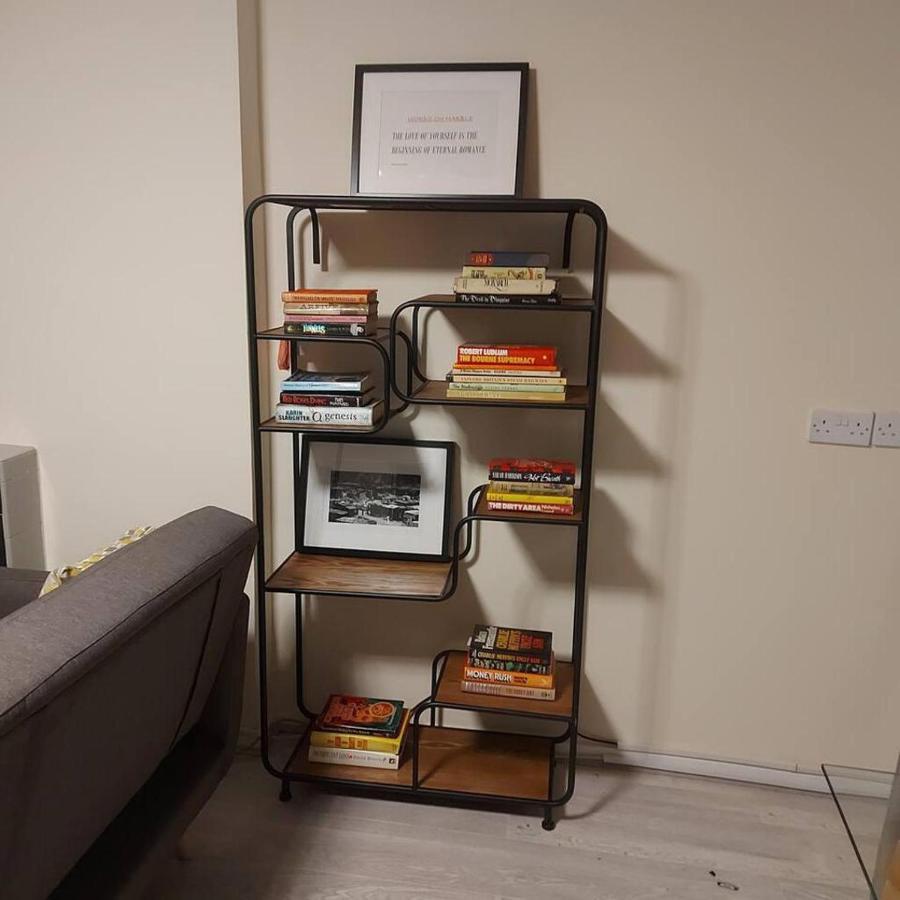 Lovely & Beautiful 2 Bed-Apartment In Borehamwood Kültér fotó