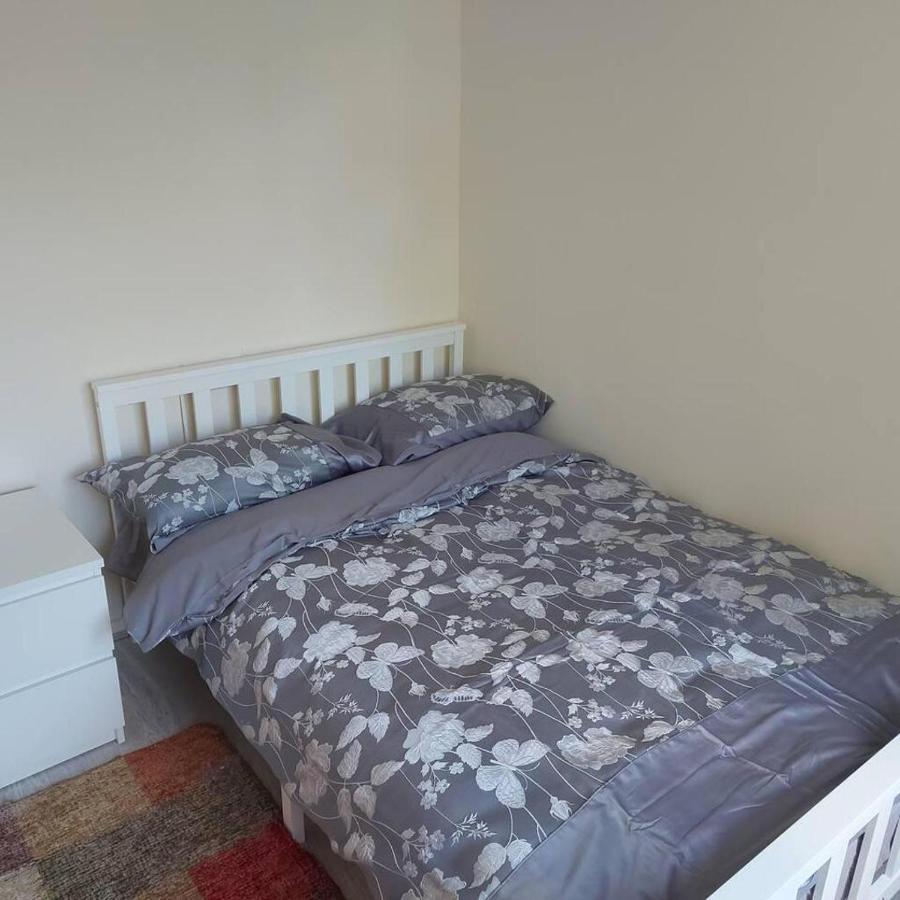 Lovely & Beautiful 2 Bed-Apartment In Borehamwood Kültér fotó