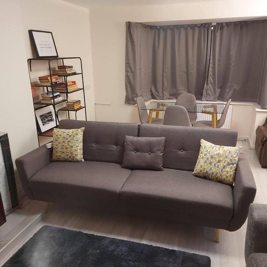 Lovely & Beautiful 2 Bed-Apartment In Borehamwood Kültér fotó