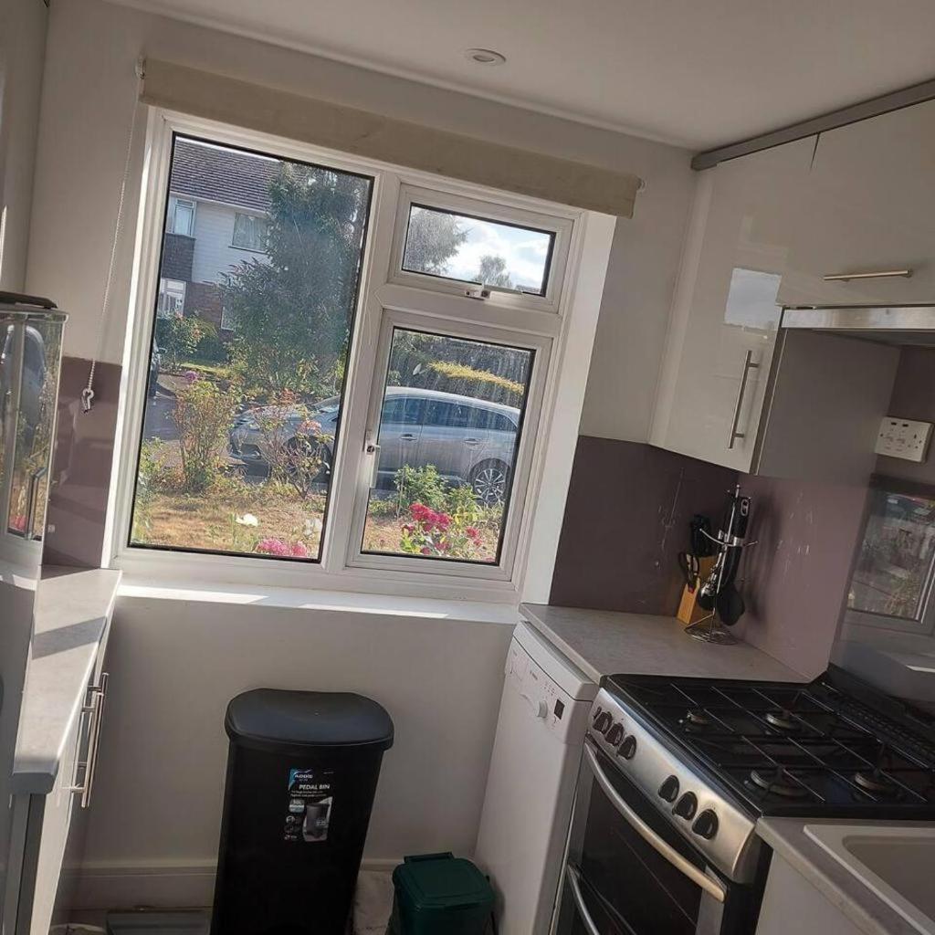 Lovely & Beautiful 2 Bed-Apartment In Borehamwood Kültér fotó