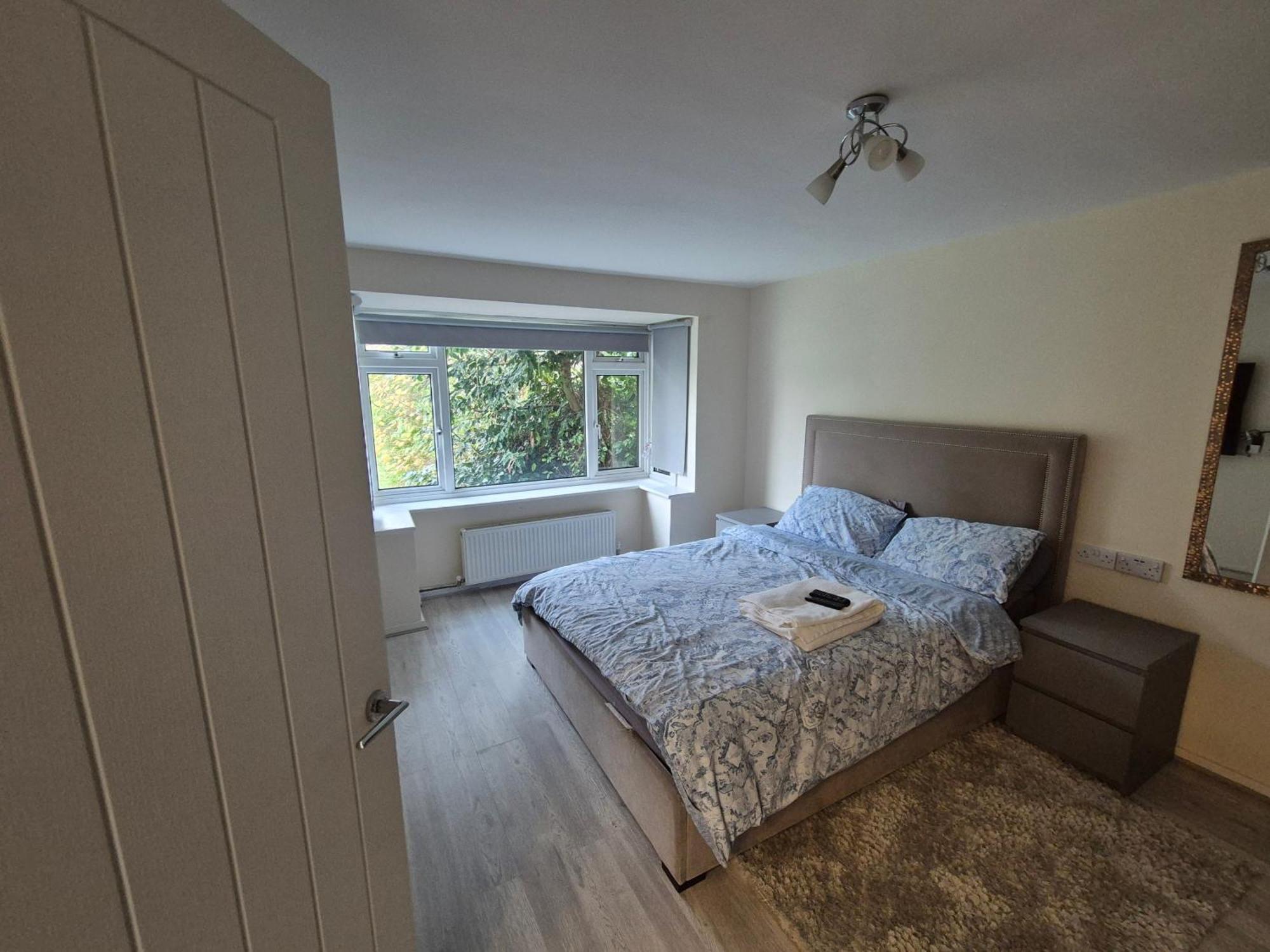 Lovely & Beautiful 2 Bed-Apartment In Borehamwood Kültér fotó