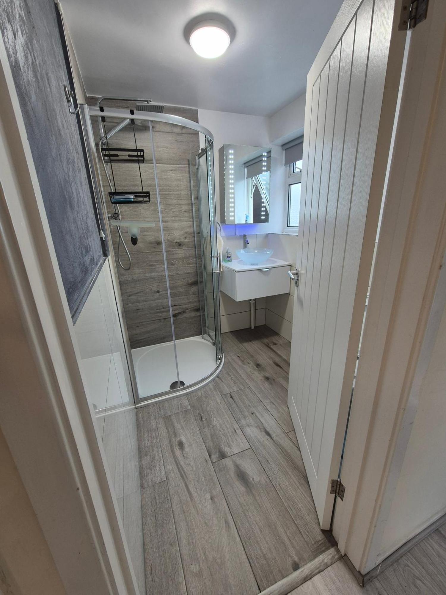 Lovely & Beautiful 2 Bed-Apartment In Borehamwood Kültér fotó